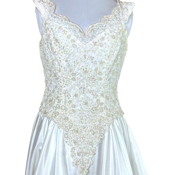 Mori Lee Ivory Wedding Dress with 5' train - Womens Size 8 - Bridal Gown - Picture 5 of 12